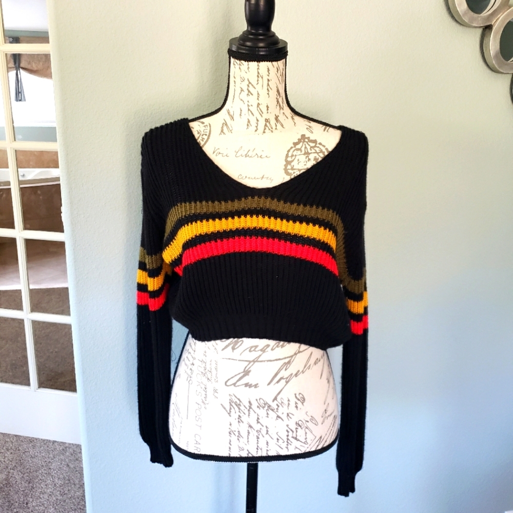 Crop sweater small